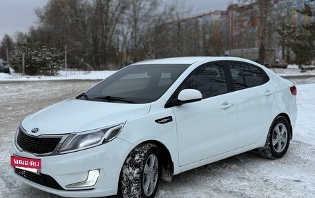 KIA Rio III рестайлинг, 2015 год, 860 000 рублей, 5 фотография