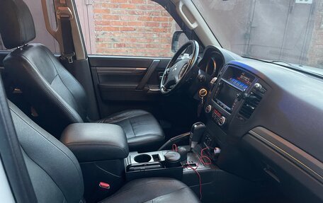 Mitsubishi Pajero IV, 2013 год, 1 970 000 рублей, 10 фотография