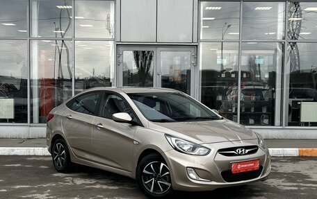 Hyundai Solaris II рестайлинг, 2013 год, 695 000 рублей, 3 фотография