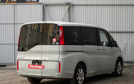 Honda Stepwgn IV, 2016 год, 2 000 000 рублей, 7 фотография