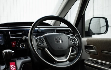Honda Stepwgn IV, 2016 год, 2 000 000 рублей, 15 фотография