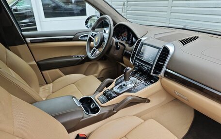 Porsche Cayenne III, 2015 год, 4 597 000 рублей, 15 фотография