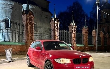 BMW 1 серия, 2007 год, 630 000 рублей, 2 фотография