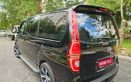 Hyundai Grand Starex Grand Starex I рестайлинг 2, 2018 год, 4 300 000 рублей, 9 фотография