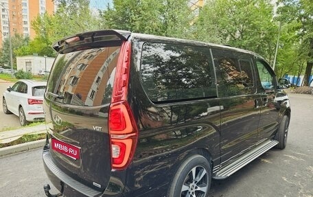Hyundai Grand Starex Grand Starex I рестайлинг 2, 2018 год, 4 300 000 рублей, 8 фотография