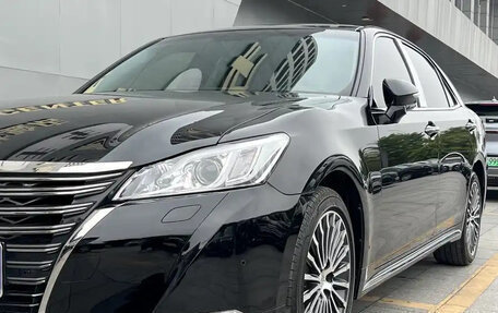 Toyota Crown, 2020 год, 2 880 000 рублей, 8 фотография