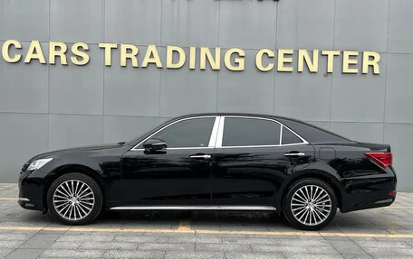 Toyota Crown, 2020 год, 2 880 000 рублей, 3 фотография