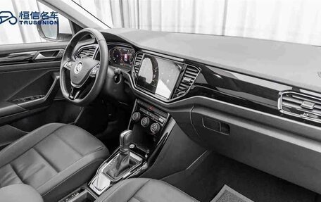 Volkswagen T-Roc I, 2021 год, 1 545 000 рублей, 9 фотография