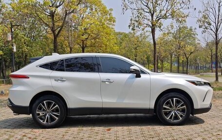 Toyota Harrier, 2022 год, 2 950 000 рублей, 7 фотография