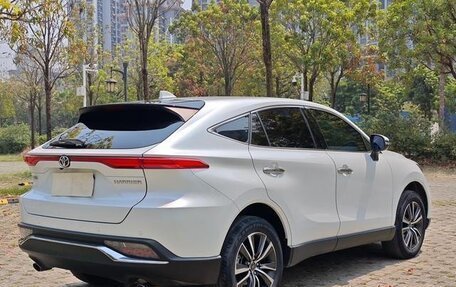 Toyota Harrier, 2022 год, 2 950 000 рублей, 4 фотография