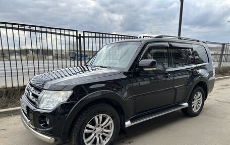 Mitsubishi Pajero IV, 2013 год, 2 299 000 рублей, 2 фотография