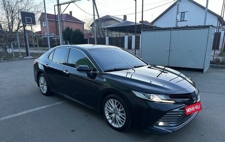 Toyota Camry, 2018 год, 2 750 000 рублей, 3 фотография