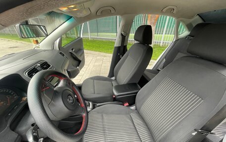 Volkswagen Polo VI (EU Market), 2011 год, 800 000 рублей, 14 фотография