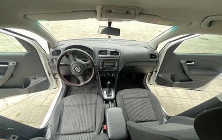 Volkswagen Polo VI (EU Market), 2011 год, 800 000 рублей, 21 фотография
