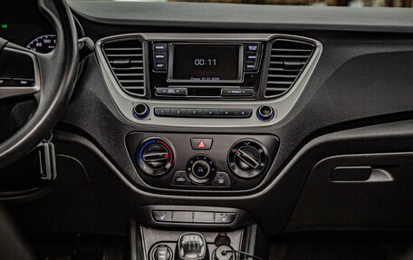 Hyundai Solaris II рестайлинг, 2017 год, 1 100 000 рублей, 18 фотография