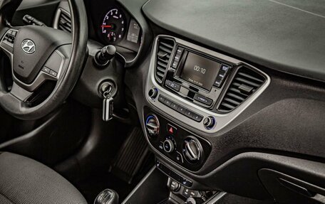 Hyundai Solaris II рестайлинг, 2017 год, 1 100 000 рублей, 22 фотография