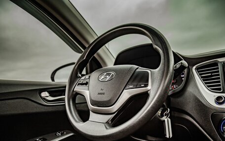 Hyundai Solaris II рестайлинг, 2017 год, 1 100 000 рублей, 19 фотография