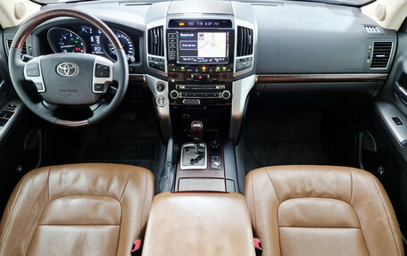 Toyota Land Cruiser 200, 2014 год, 3 749 000 рублей, 25 фотография