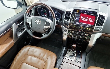 Toyota Land Cruiser 200, 2014 год, 3 749 000 рублей, 26 фотография