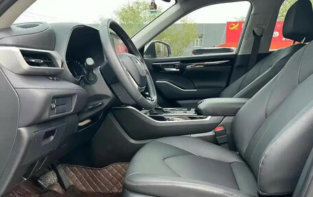 Toyota Highlander, 2022 год, 4 105 855 рублей, 8 фотография
