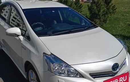 Toyota Prius Alpha I (ZVW40/41), 2014 год, 1 600 000 рублей, 6 фотография
