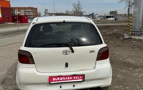 Toyota Vitz, 2000 год, 240 000 рублей, 2 фотография