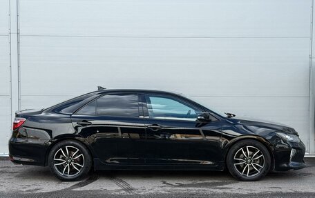 Toyota Camry, 2017 год, 2 165 000 рублей, 5 фотография