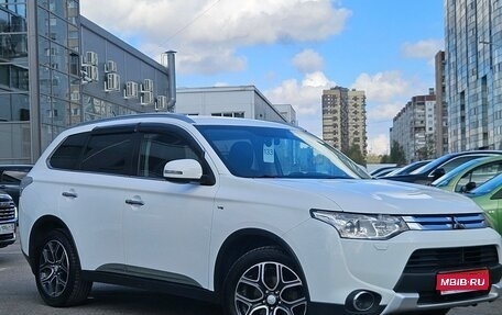 Mitsubishi Outlander III рестайлинг 3, 2014 год, 1 799 000 рублей, 1 фотография