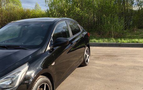 Hyundai Solaris II рестайлинг, 2015 год, 1 100 000 рублей, 5 фотография