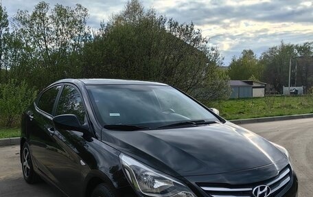 Hyundai Solaris II рестайлинг, 2015 год, 1 100 000 рублей, 2 фотография