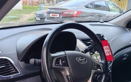 Hyundai Solaris II рестайлинг, 2015 год, 1 100 000 рублей, 10 фотография
