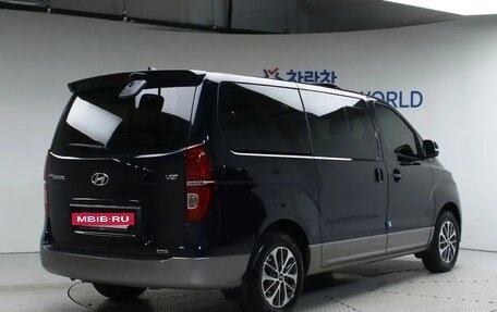 Hyundai Grand Starex Grand Starex I рестайлинг 2, 2019 год, 2 919 000 рублей, 3 фотография