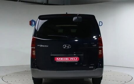 Hyundai Grand Starex Grand Starex I рестайлинг 2, 2019 год, 2 919 000 рублей, 4 фотография