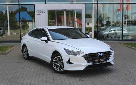 Hyundai Sonata VIII, 2019 год, 1 990 000 рублей, 3 фотография