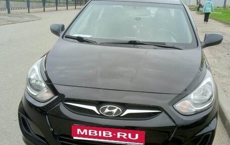 Hyundai Solaris II рестайлинг, 2013 год, 890 000 рублей, 2 фотография