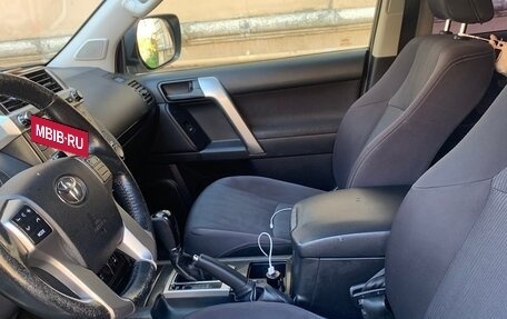 Toyota Land Cruiser Prado 150 рестайлинг 2, 2014 год, 2 950 000 рублей, 6 фотография