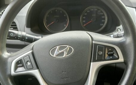 Hyundai Solaris II рестайлинг, 2013 год, 890 000 рублей, 5 фотография