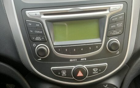 Hyundai Solaris II рестайлинг, 2013 год, 890 000 рублей, 6 фотография