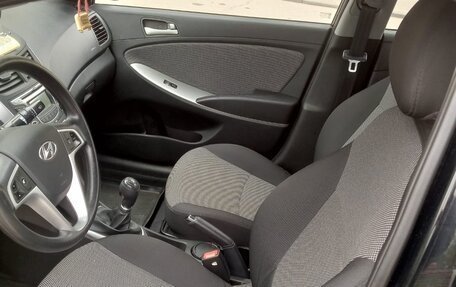 Hyundai Solaris II рестайлинг, 2013 год, 890 000 рублей, 11 фотография
