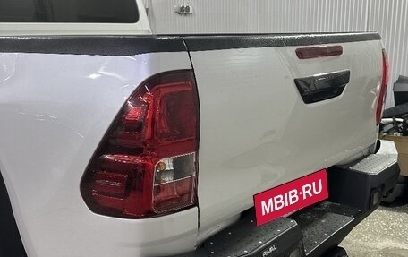 Toyota Hilux VIII, 2021 год, 4 500 000 рублей, 6 фотография