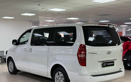 Hyundai Grand Starex Grand Starex I рестайлинг 2, 2011 год, 1 349 000 рублей, 4 фотография