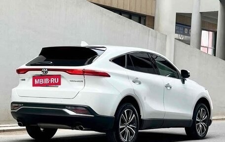 Toyota Harrier, 2022 год, 3 310 000 рублей, 6 фотография