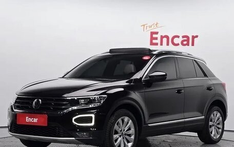 Volkswagen T-Roc I, 2022 год, 1 350 000 рублей, 1 фотография