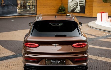 Bentley Bentayga I, 2024 год, 52 000 000 рублей, 6 фотография