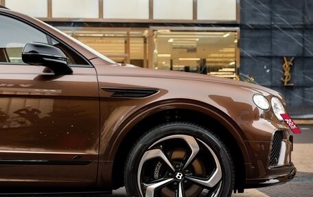 Bentley Bentayga I, 2024 год, 52 000 000 рублей, 7 фотография