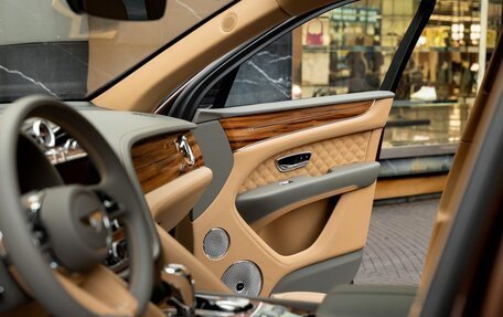 Bentley Bentayga I, 2024 год, 52 000 000 рублей, 20 фотография