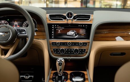 Bentley Bentayga I, 2024 год, 52 000 000 рублей, 28 фотография