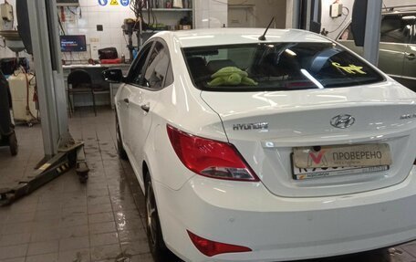 Hyundai Solaris II рестайлинг, 2015 год, 980 000 рублей, 4 фотография