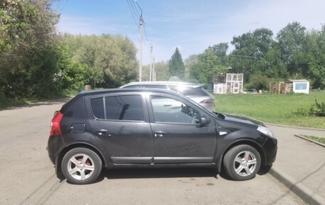 Renault Sandero I, 2013 год, 520 000 рублей, 2 фотография