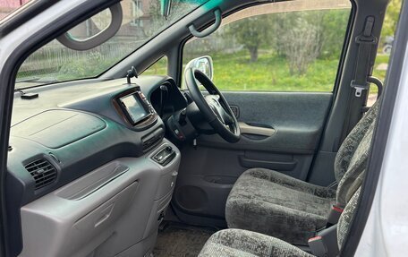 Nissan Serena II, 2001 год, 333 333 рублей, 8 фотография